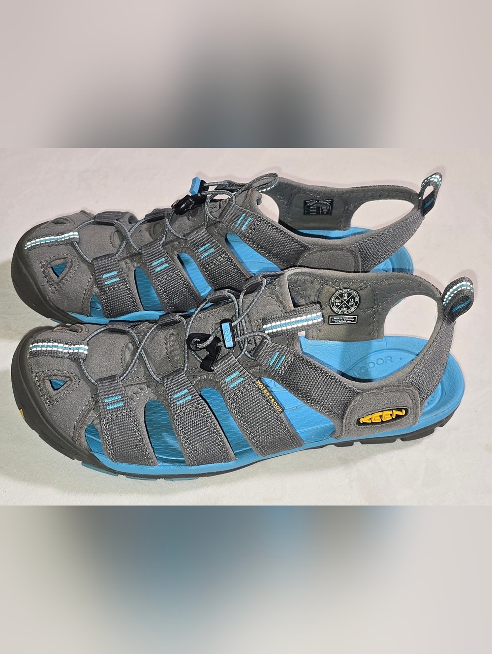 KEEN Clearwater CNX Grey/Blue Water Sandals Sz 10 Worn Once